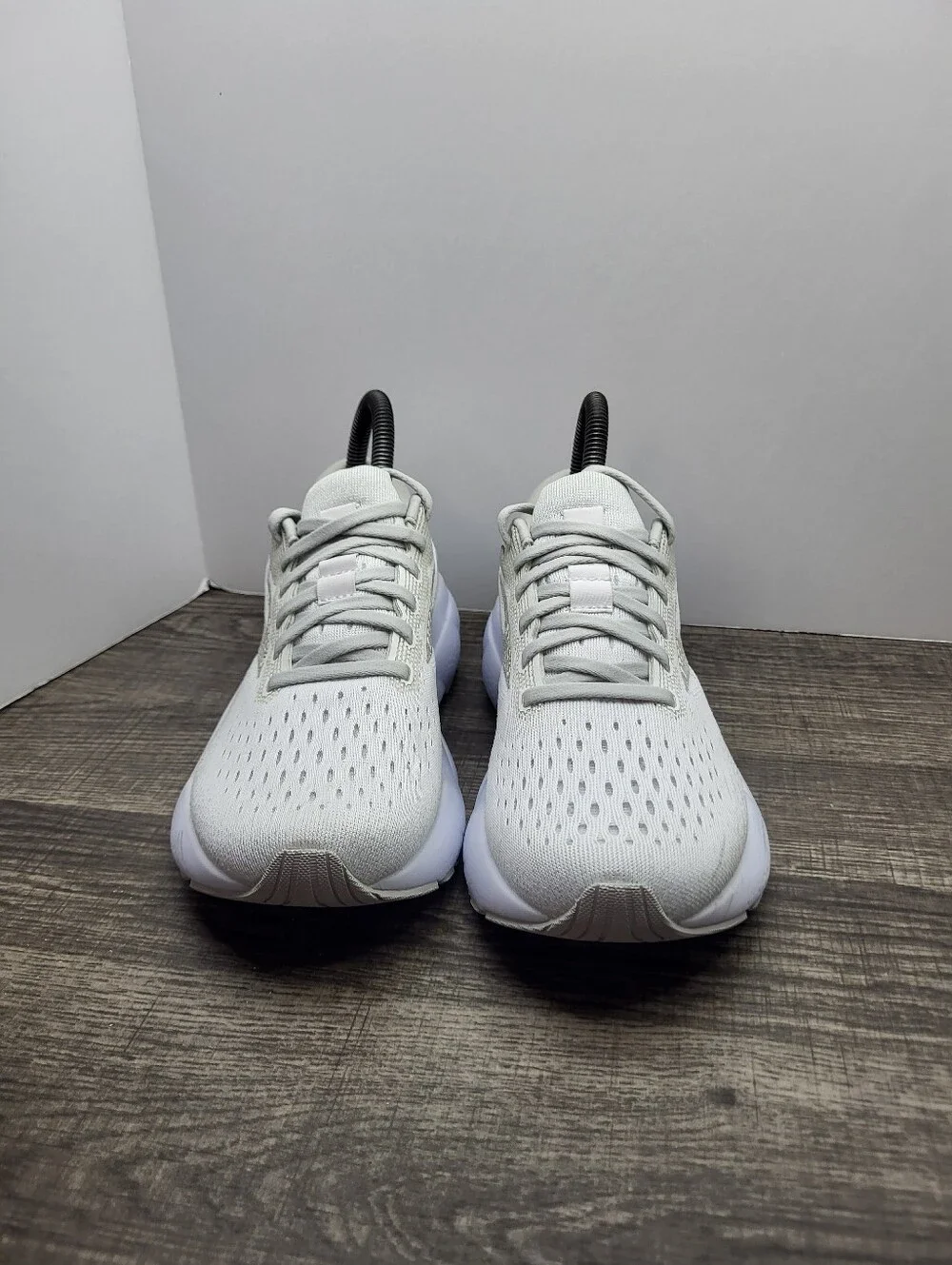 Brooks gently used